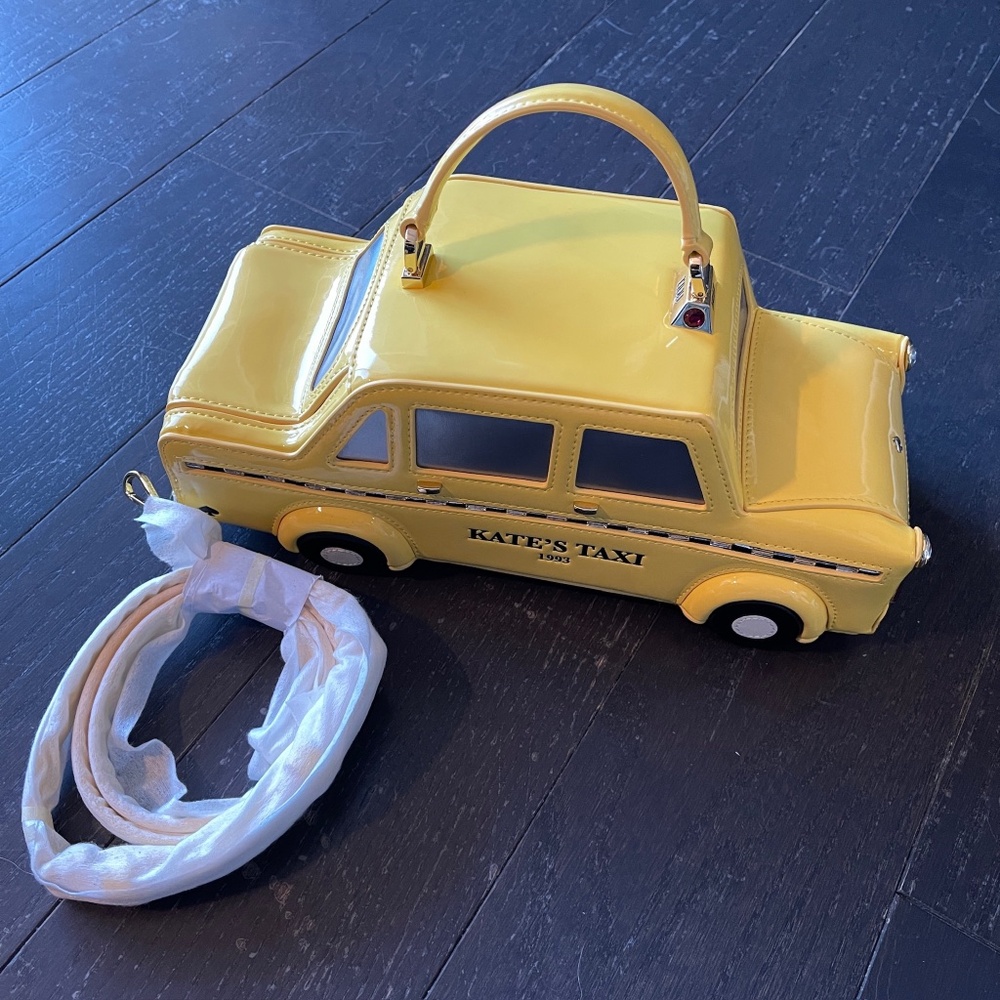 READ like new Kate Spade 3D NYC Taxi Yellow Cab Crossbody Bag KI975 Novelty - Picture 1 of 14